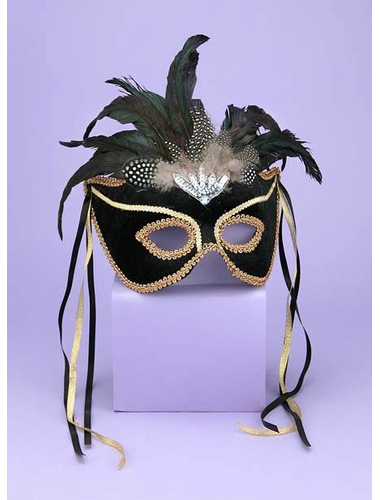 Чёрная маска с перьями