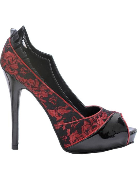 Красивые туфли вампирши